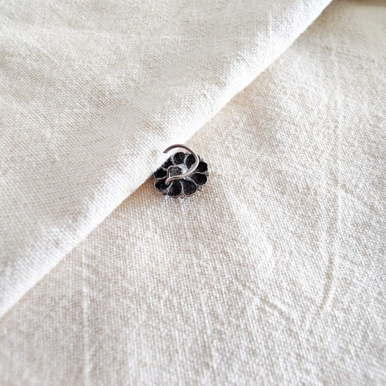 Wired Silver Nose Pin image 1