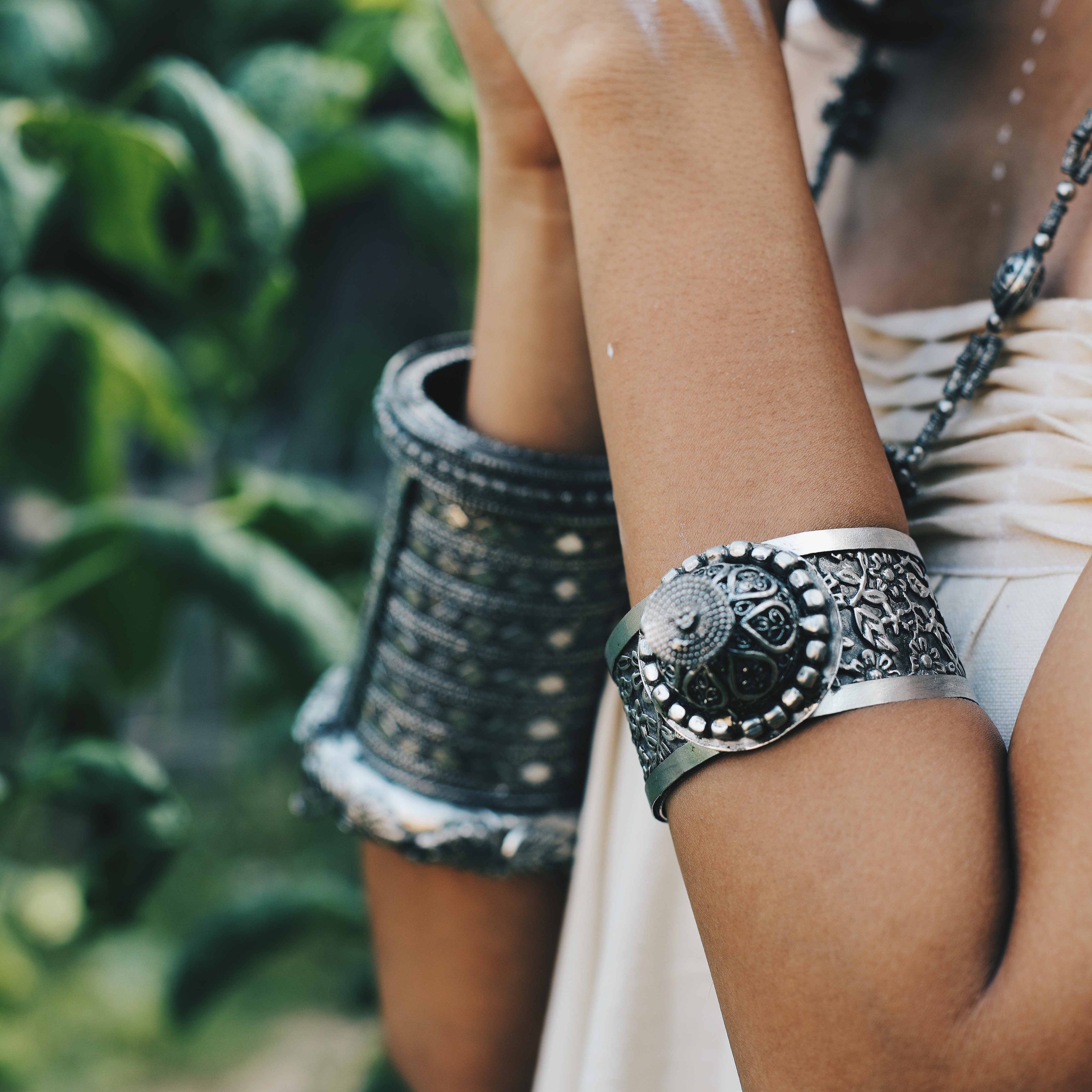 Embossed Kada image 2