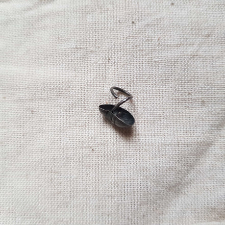 leaf nose ring image 1