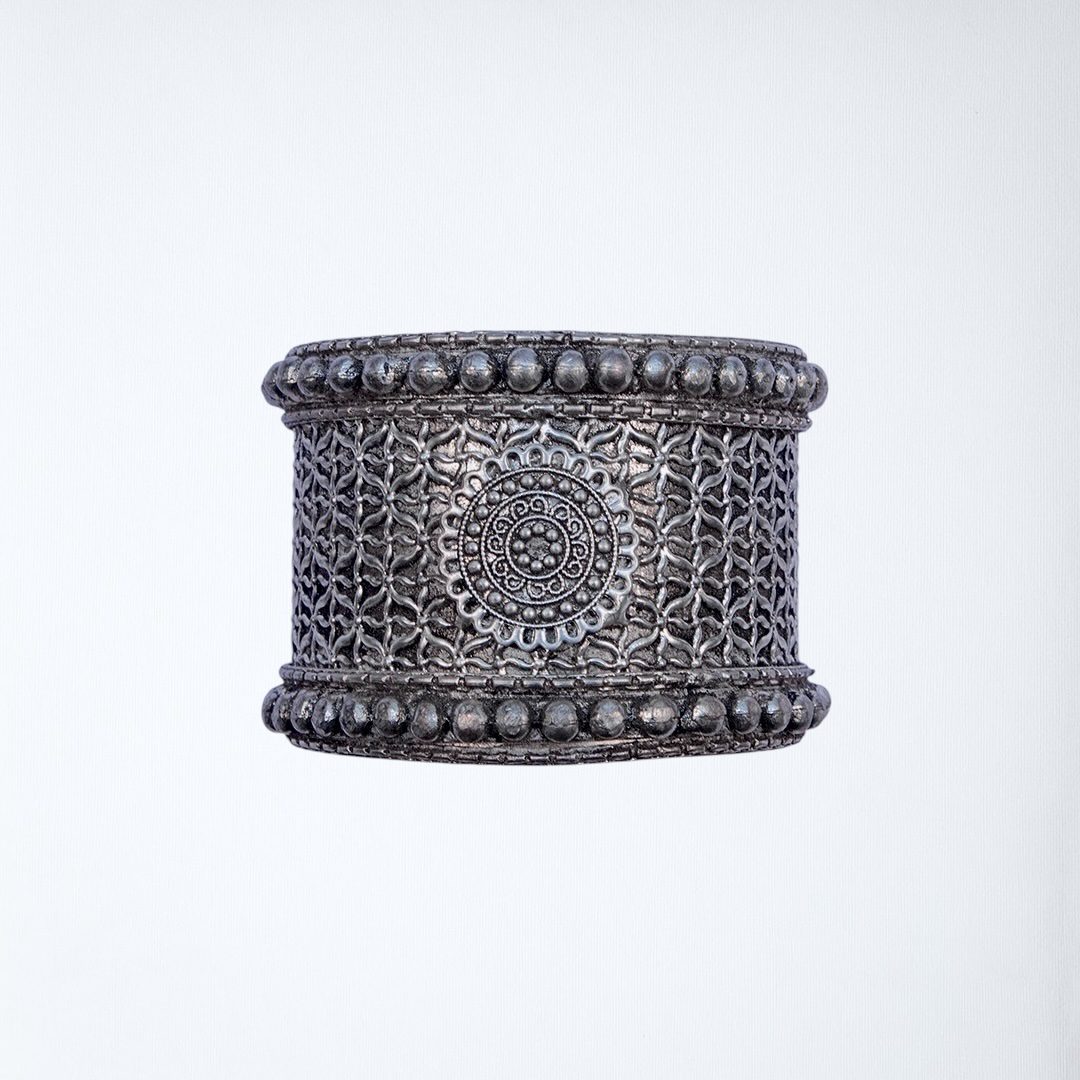 Carved Flower Kada image 0