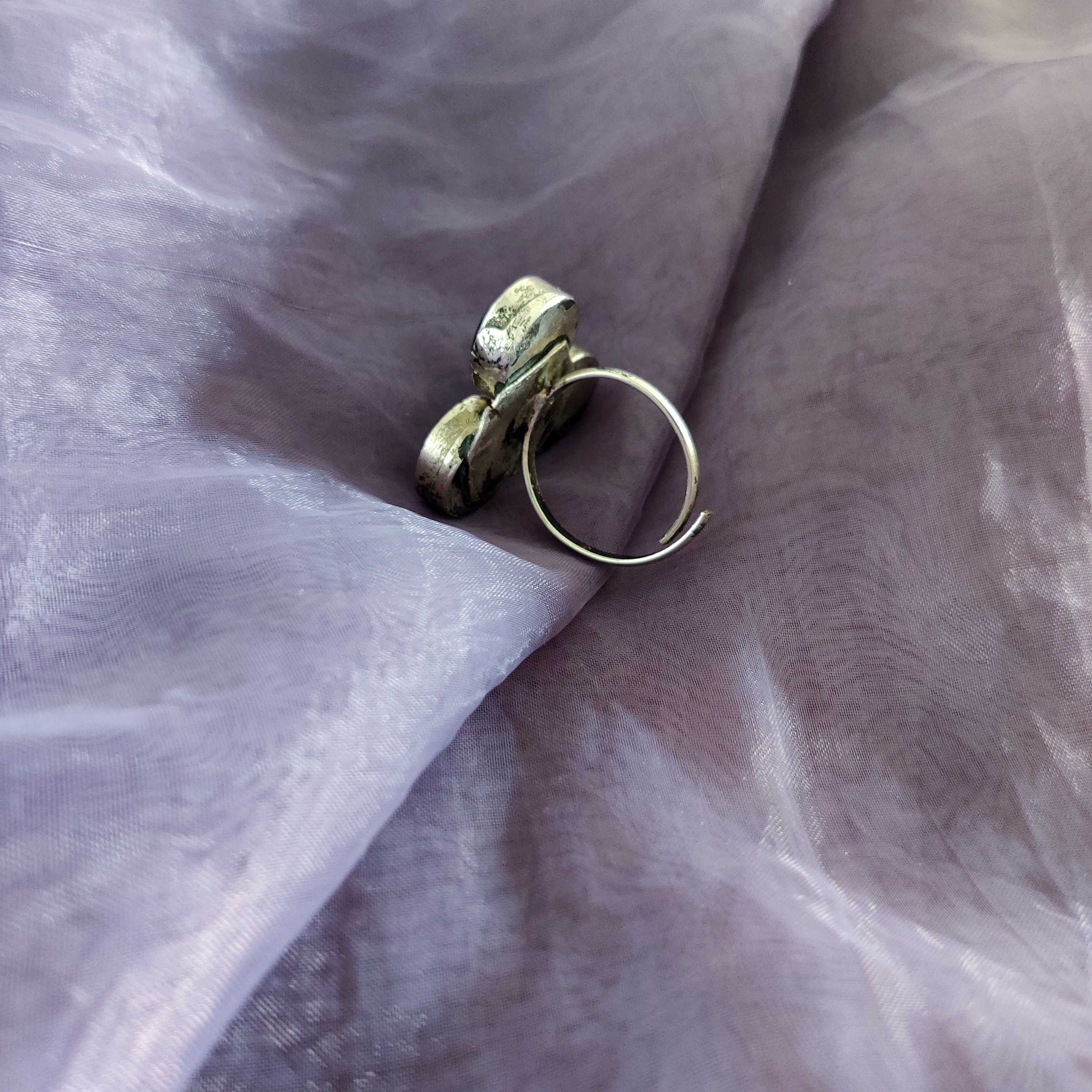 Three Glass Ring image 1