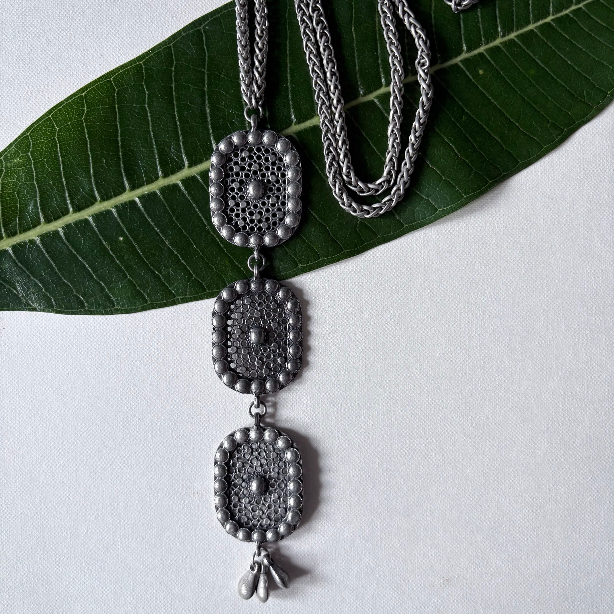 Jalakriti Pendant Necklace