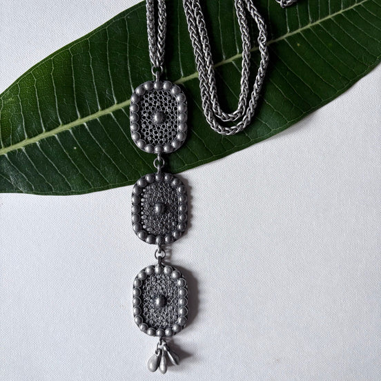 Jalakriti Pendant Necklace