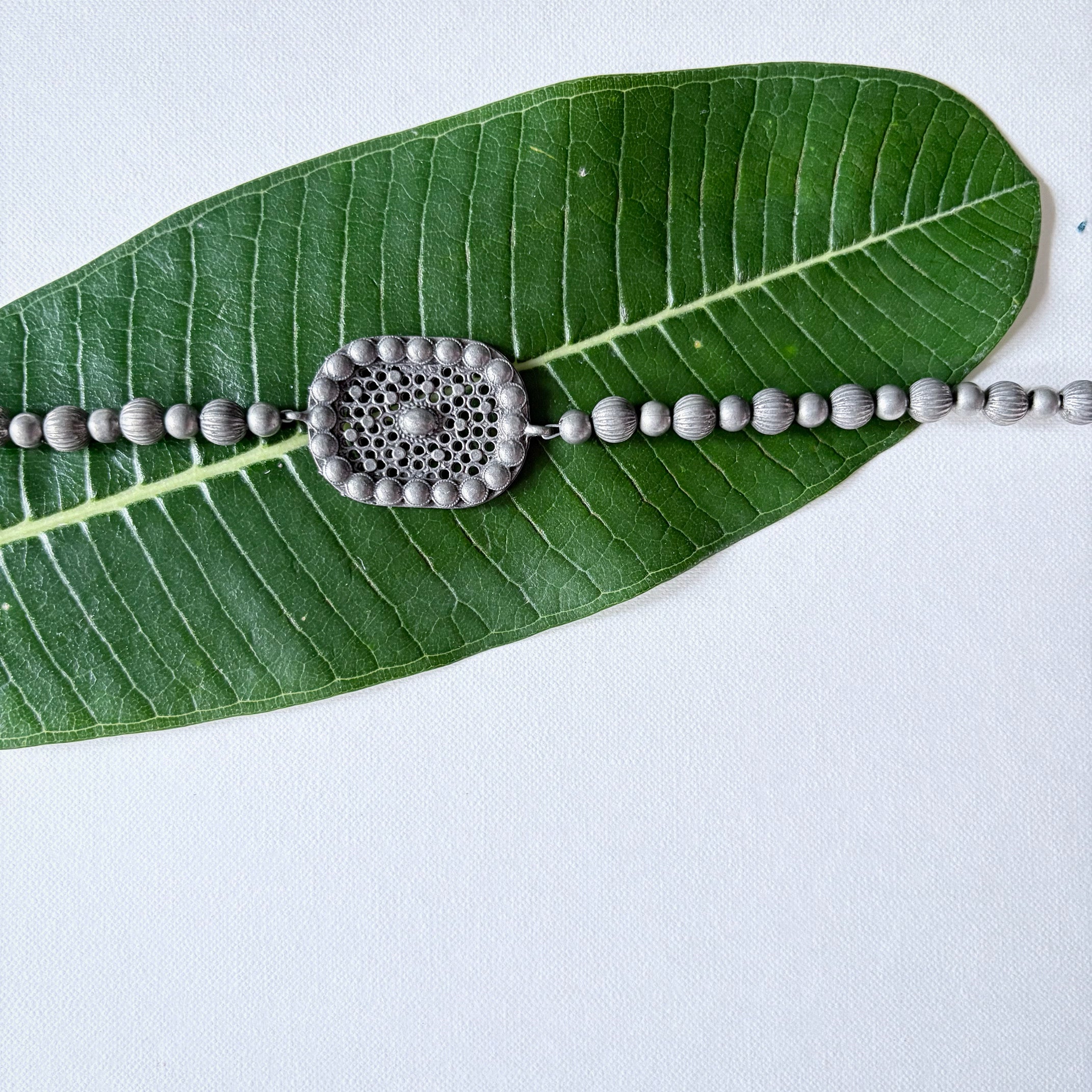 Jalakriti Ball Choker Necklace