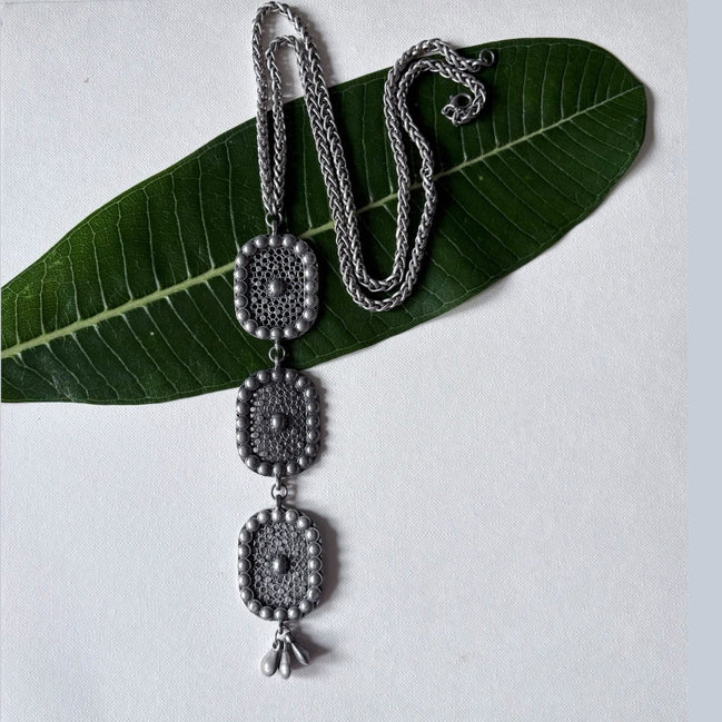 Jalakriti Pendant Necklace