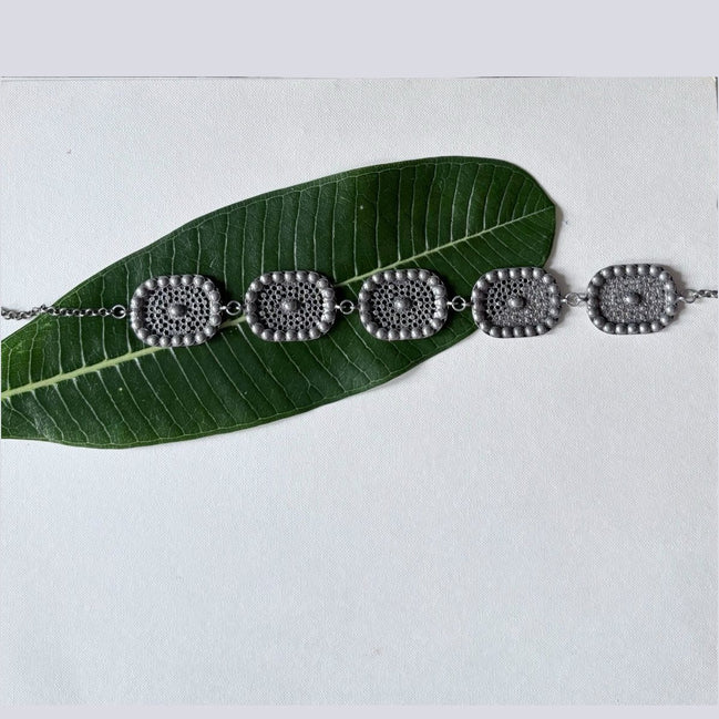 Jalakriti Choker Necklace