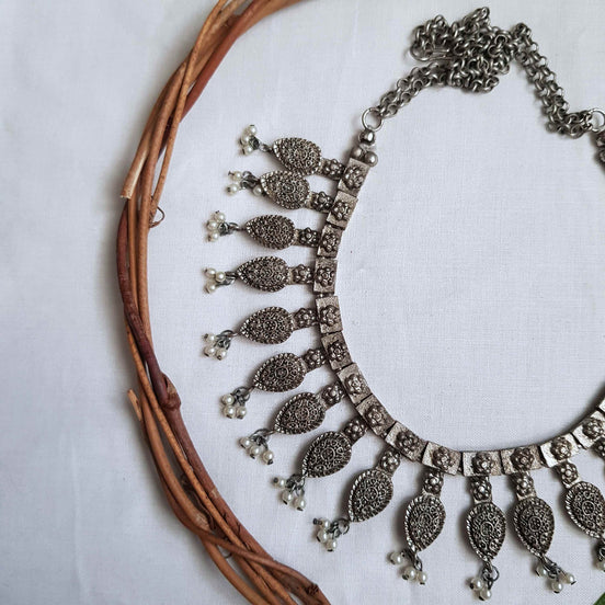 Patta Choker Necklace With Pearls