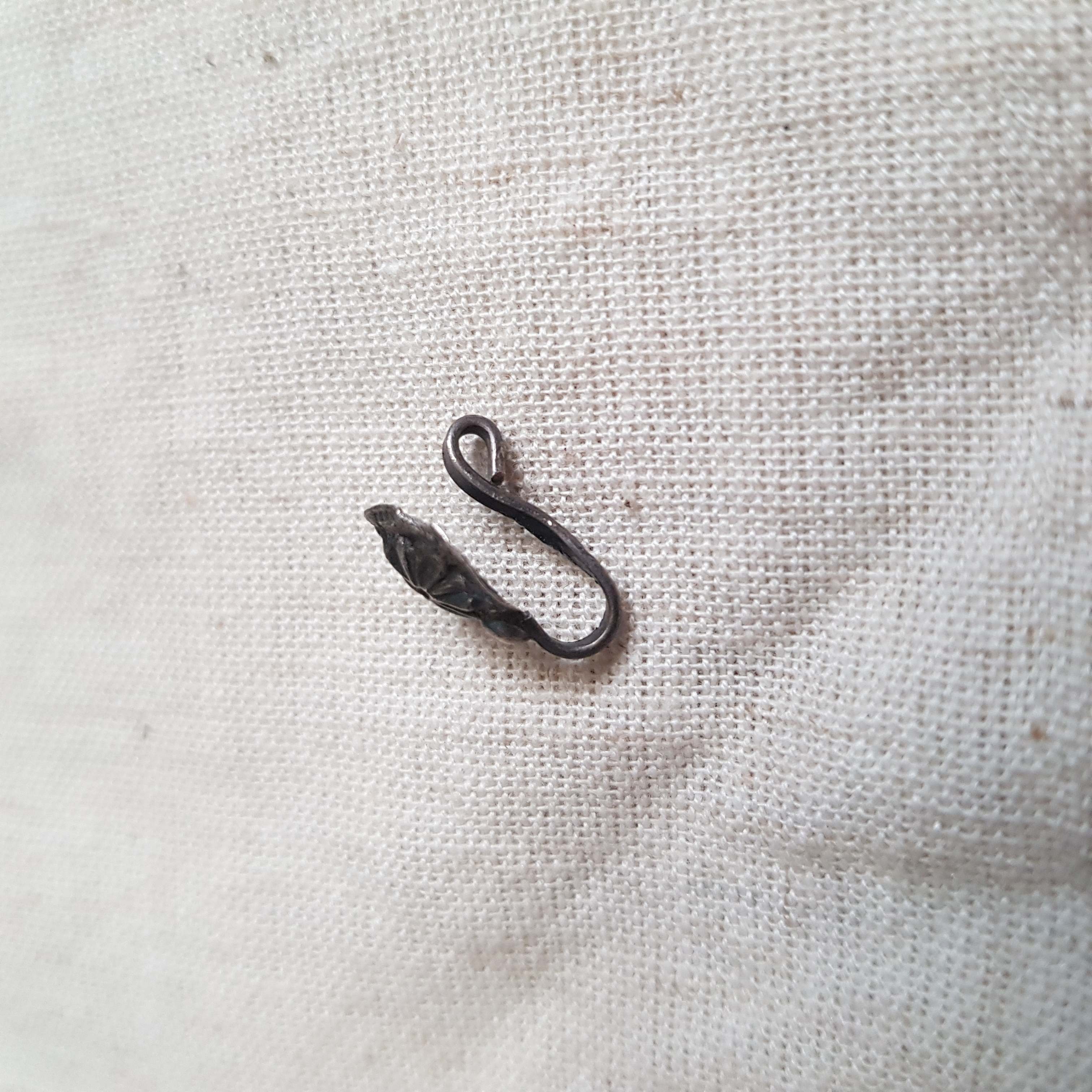 round flower nose clip