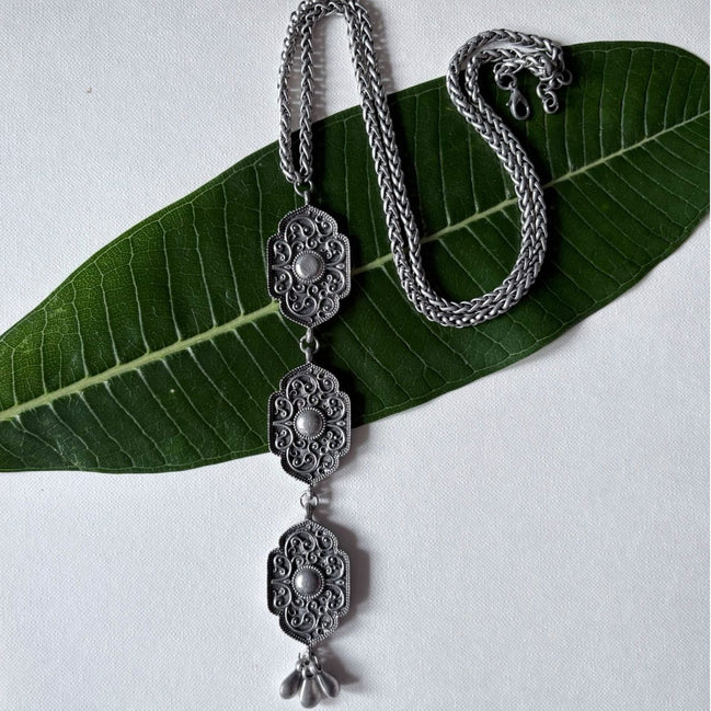 Rekha Pendant Necklace