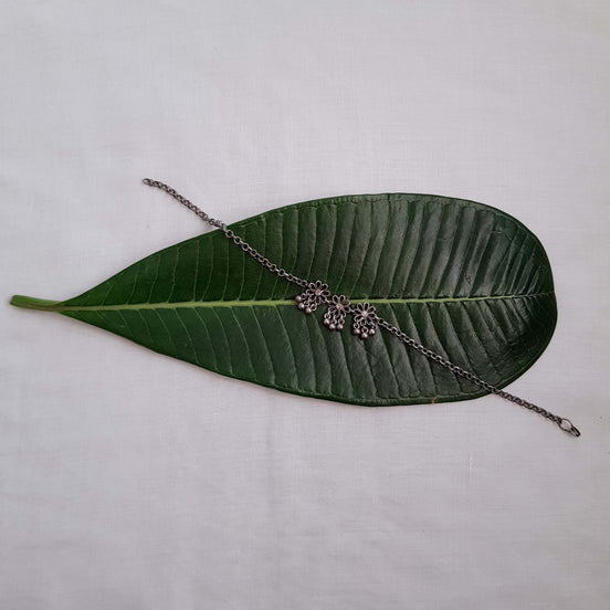 Three Flower Anklet image 0
