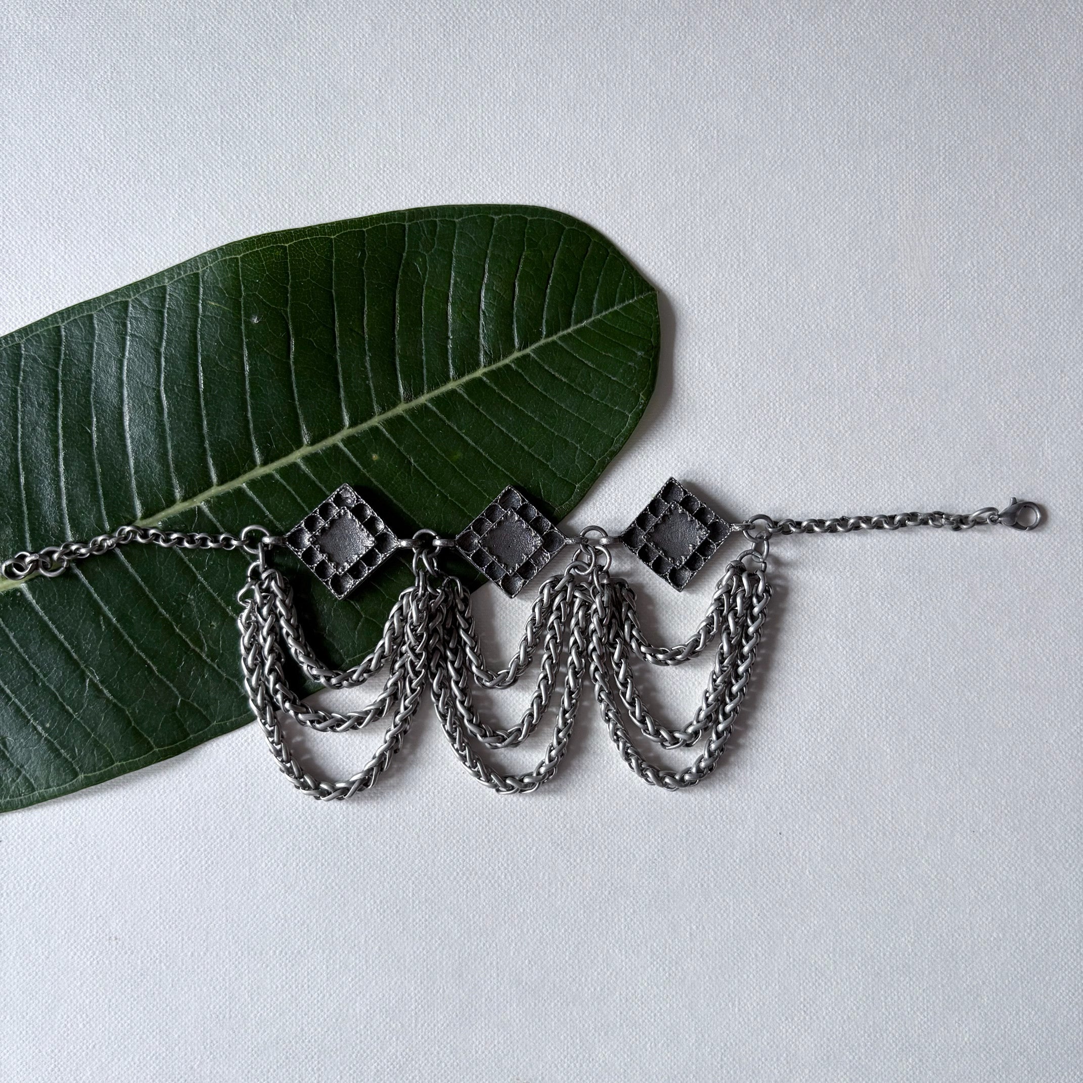 Maniratna Chain Bracelet
