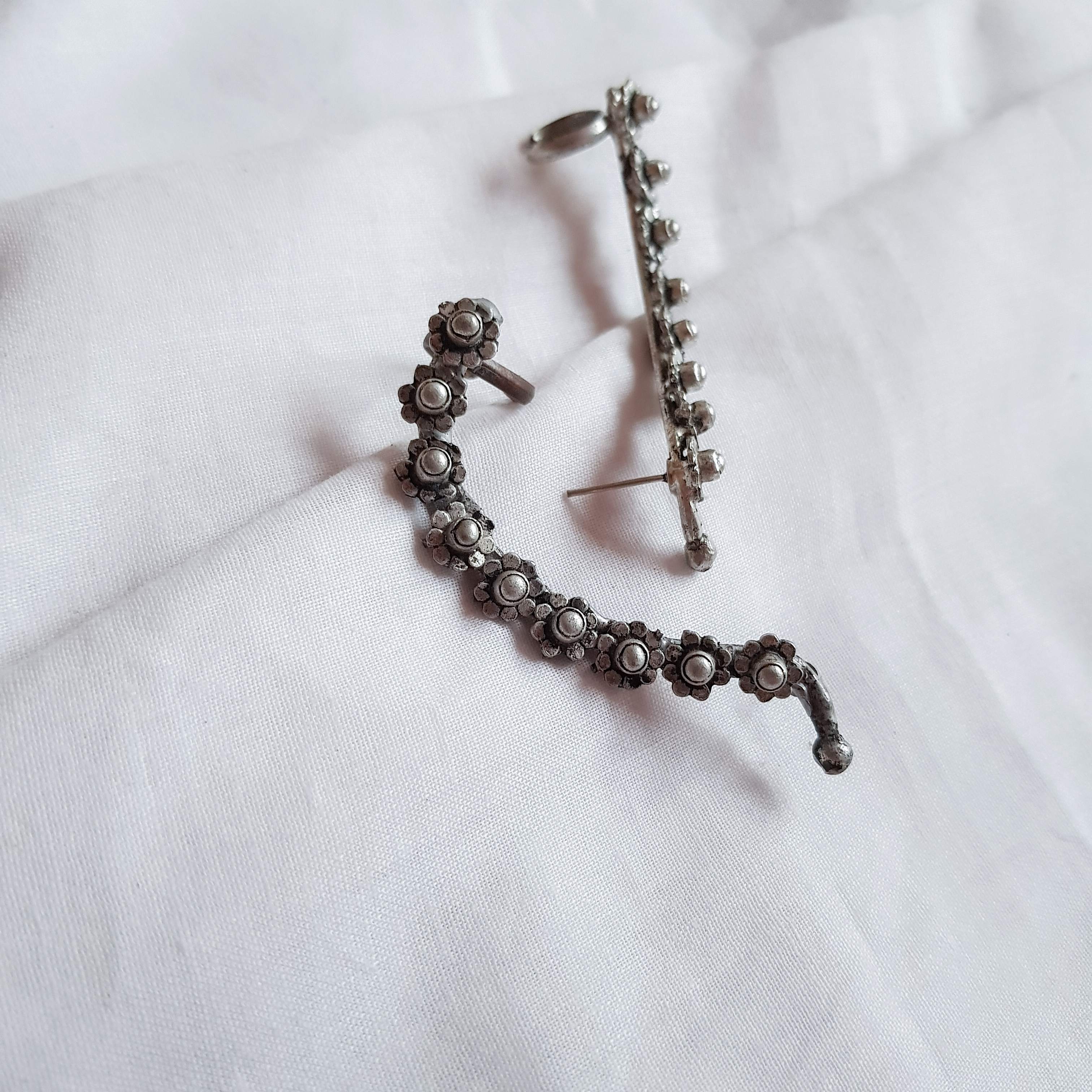 Datura Dash Earcuffs image 0