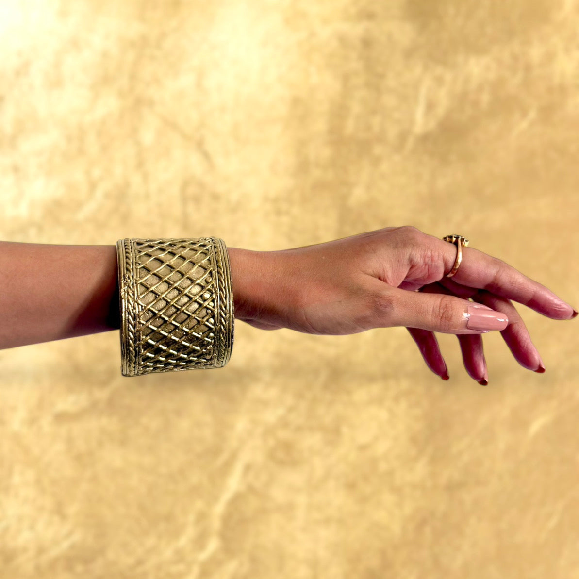 Suta Brass Bangle
