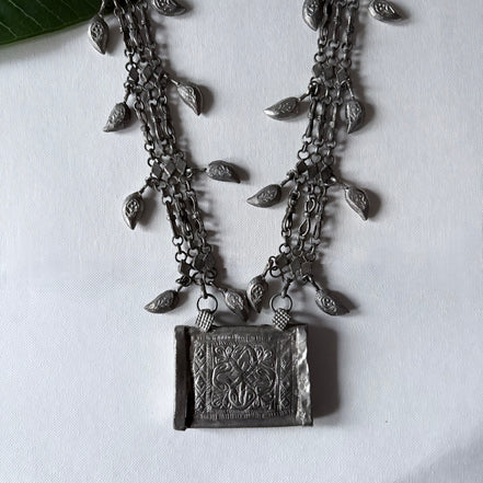 Vintage Charm Pendant Necklace