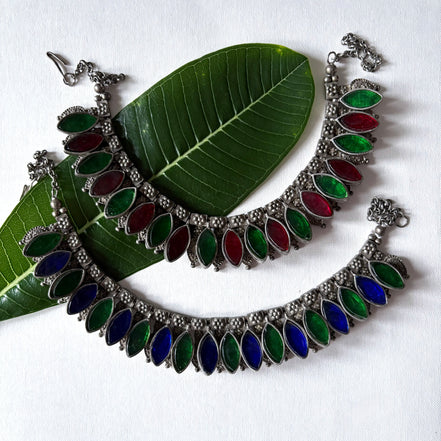 Patta Glasswork Choker