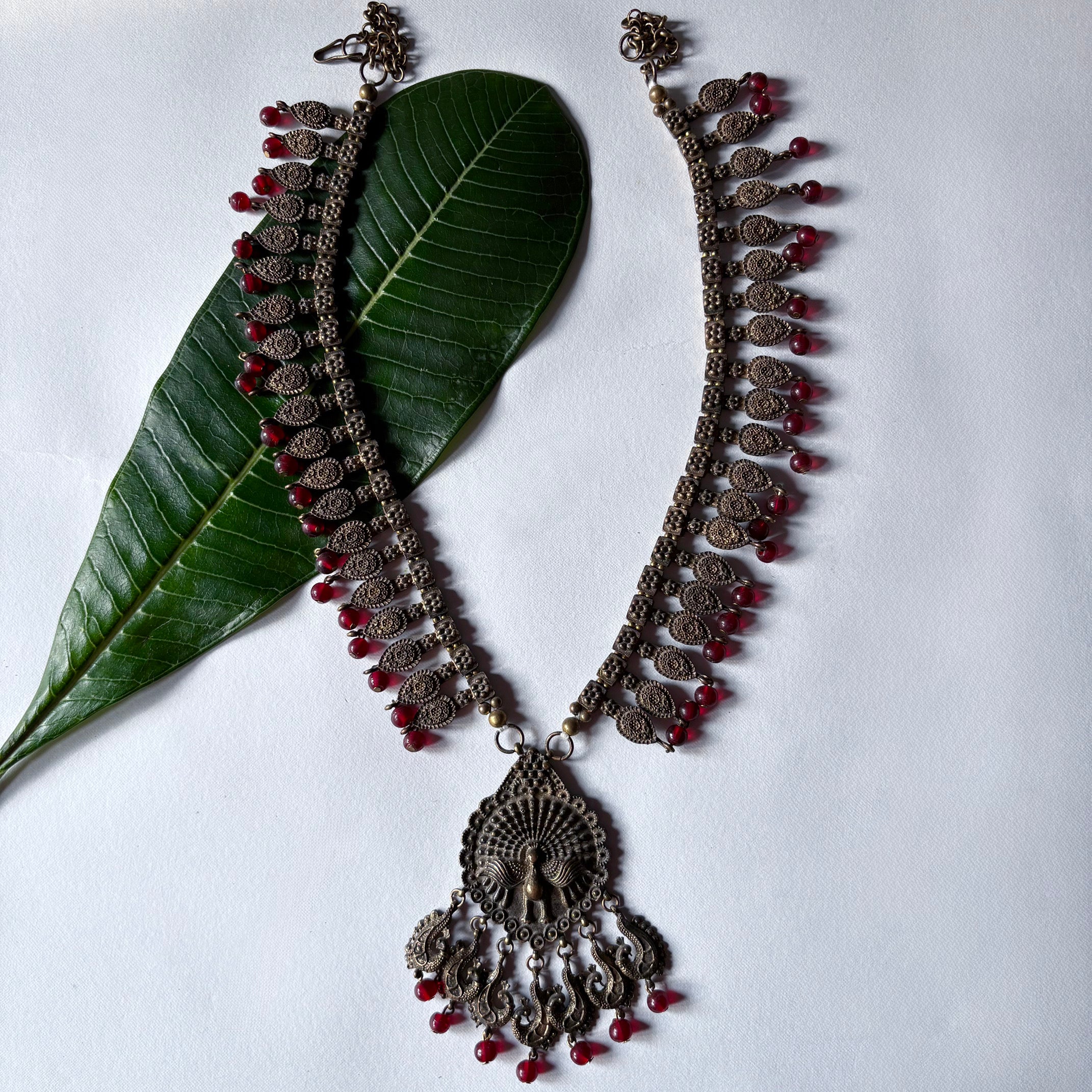 Morni Haar With Ruby Glass Necklace