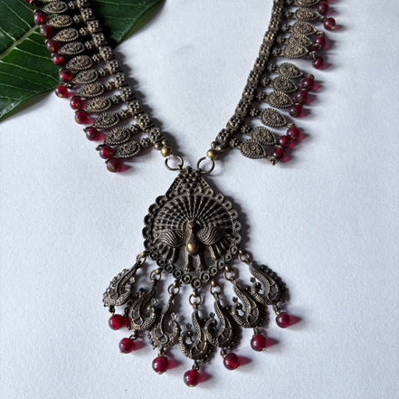 Morni Haar With Ruby Glass Necklace