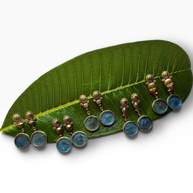 Neela Gol Earrings