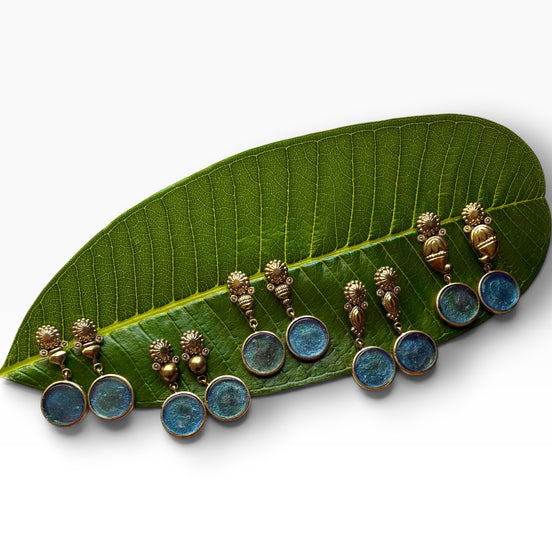 Neela Gol Earrings