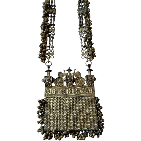 Morni Pendant Necklace