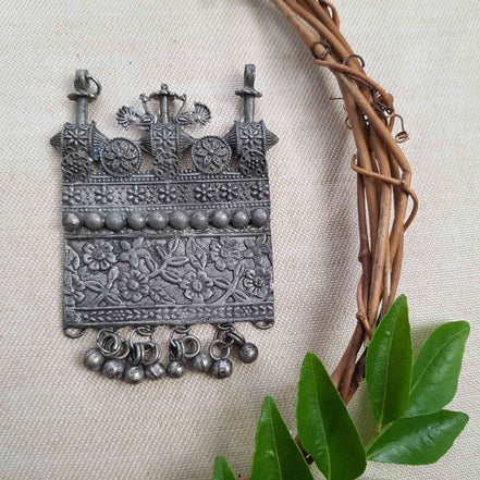 peacock garden pendant image 0