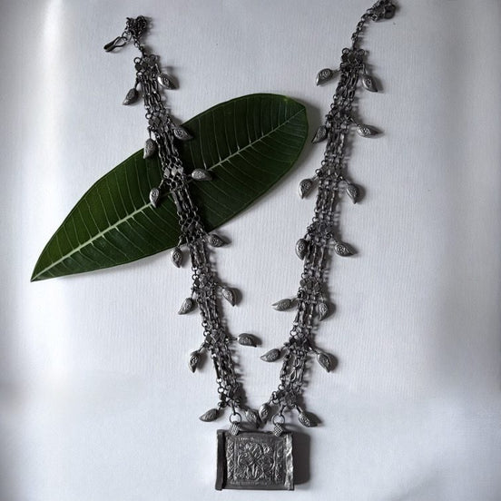 Vintage Charm Pendant Necklace