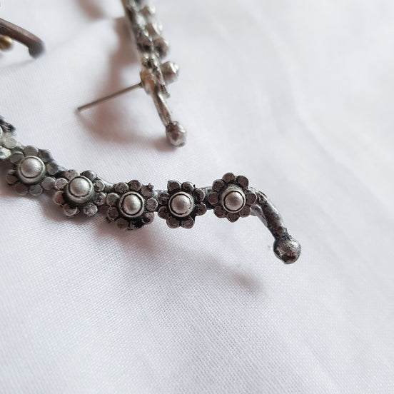 Datura Dash Earcuffs image 1