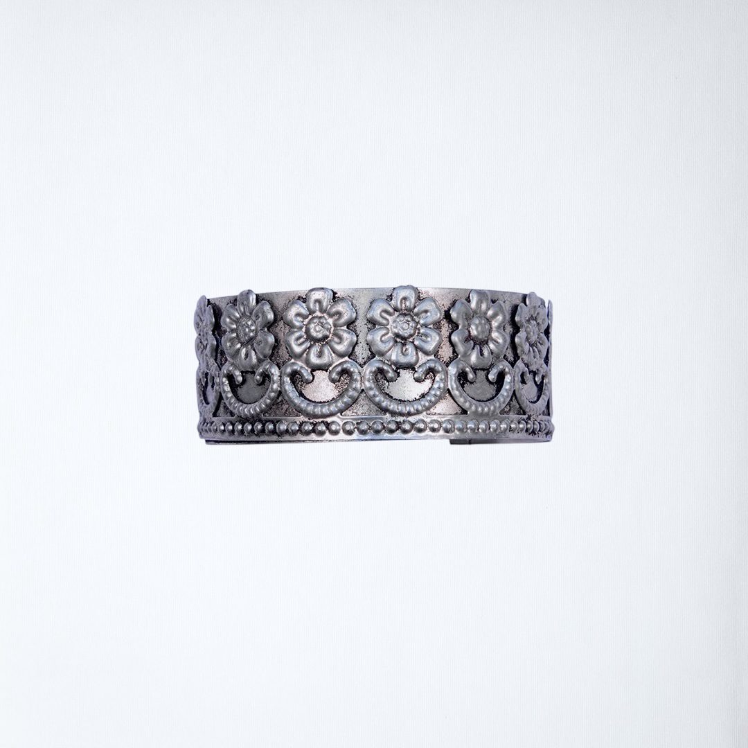 Simple Floral Kada image 0