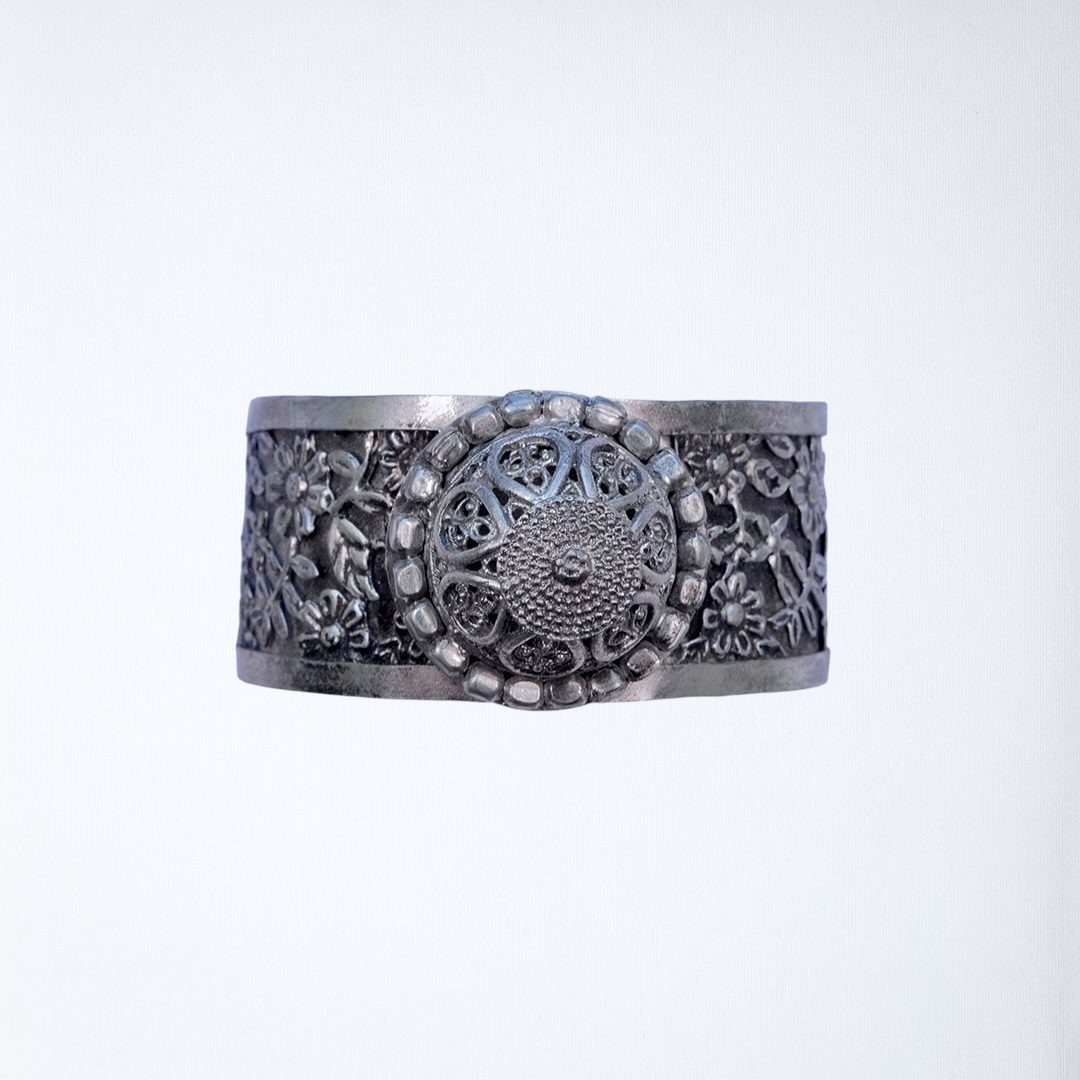Embossed Kada image 1