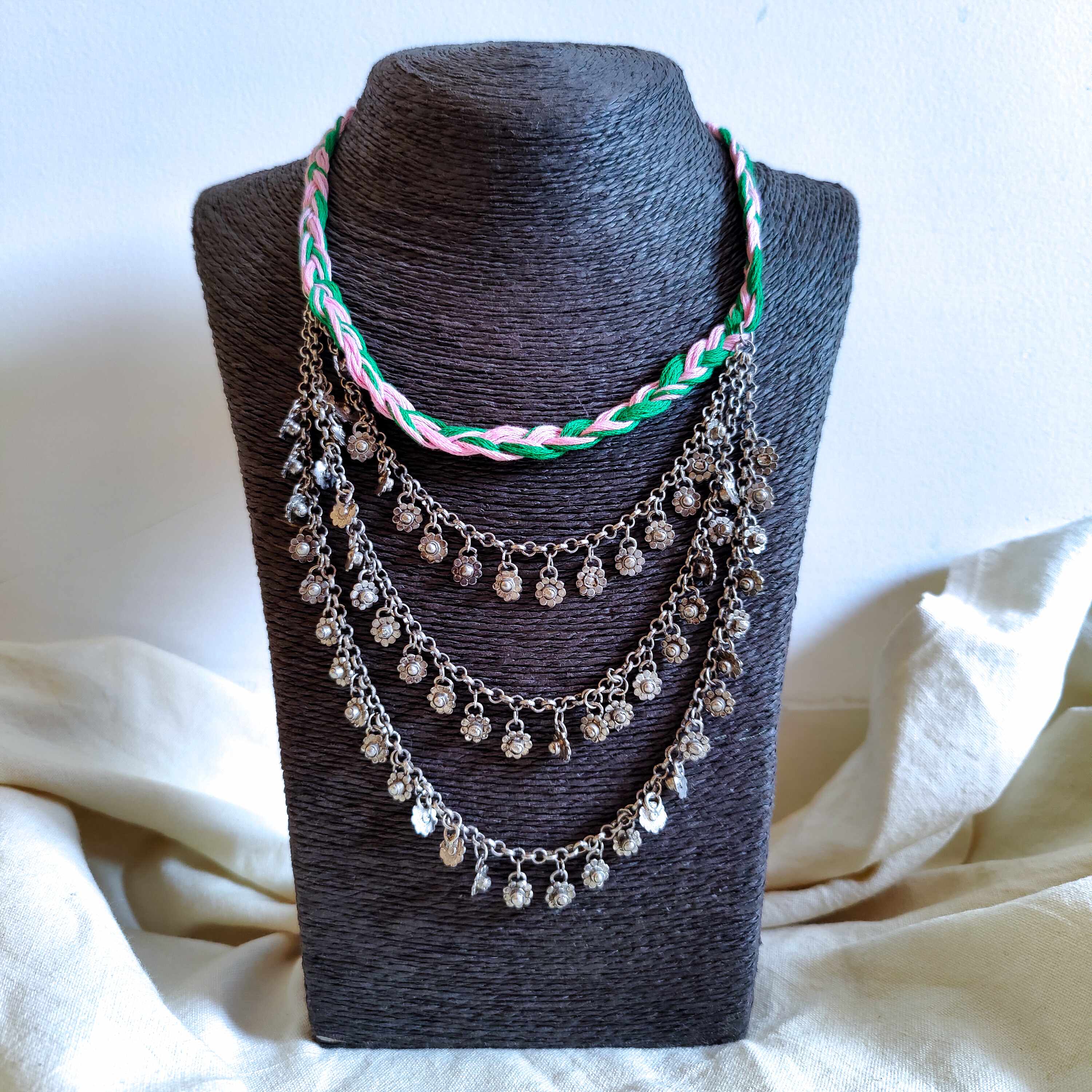 EMBELLISHED CHOKER NECKLACE image 2