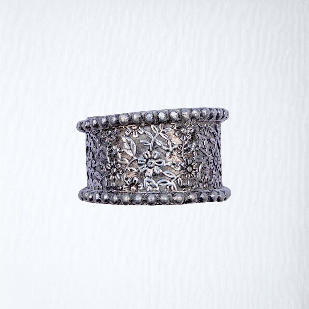 Engraved Flower Kada image 0