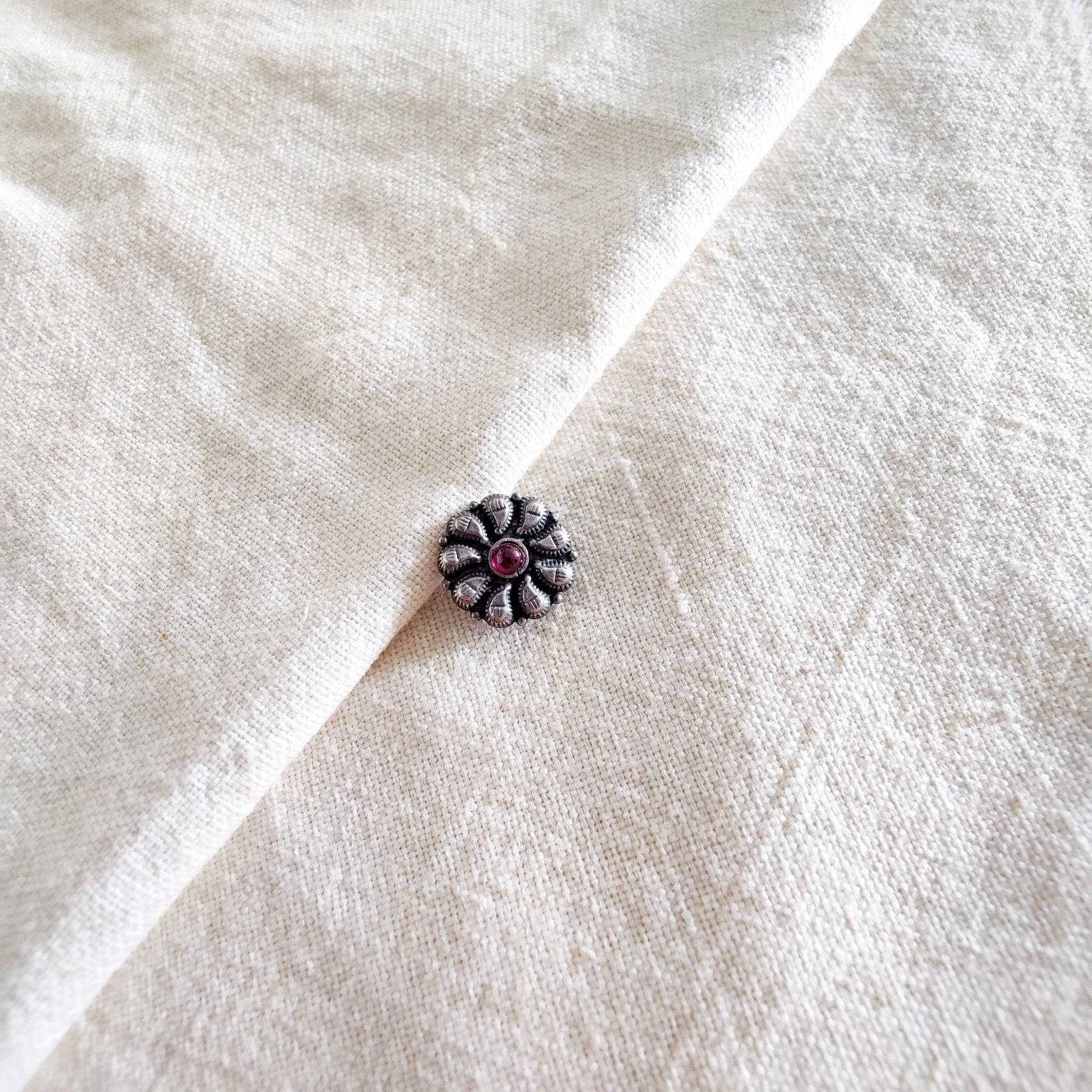 Wired Silver Nose Pin image 0