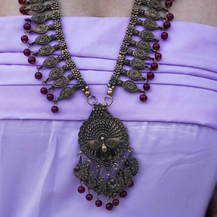 Morni Haar With Ruby Glass Necklace